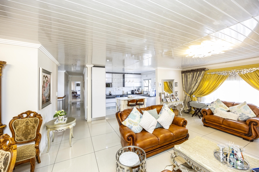 5 Bedroom Property for Sale in Beacon Bay North Eastern Cape